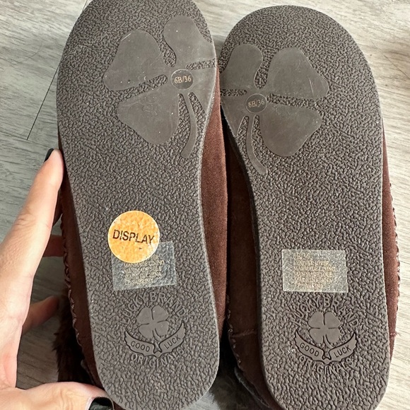 Lucky Brand Sabrina Moccasin Slippers shoes Size 6 Dark brown fur lined - Picture 4 of 6